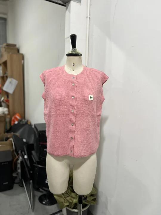 Round Neck Knitted Solid Color Sleeveless Women's Sweater