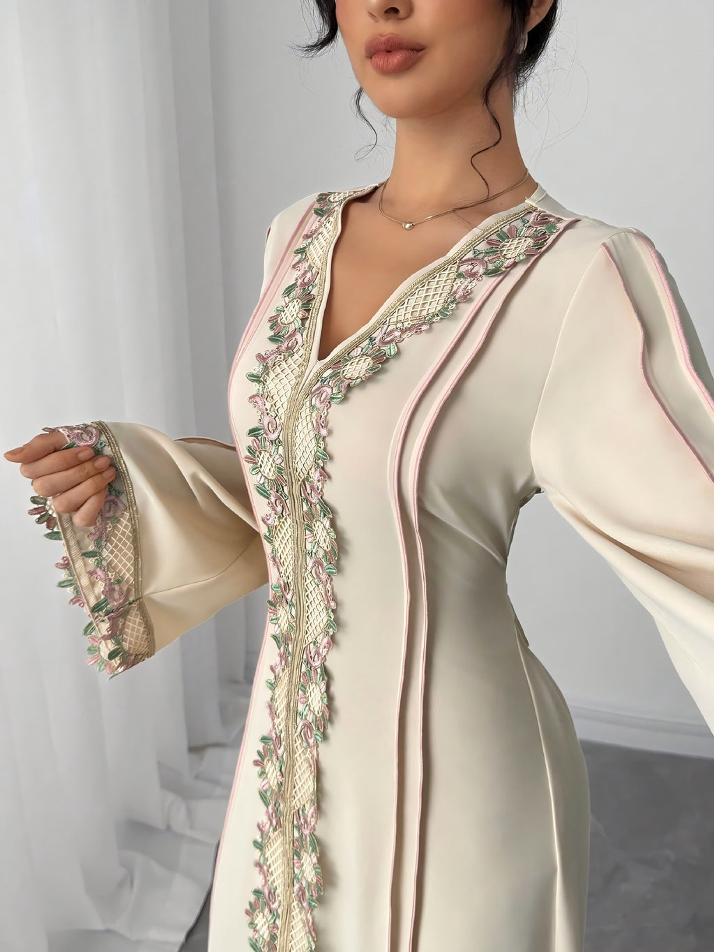Women's Elegant Lace Robe Loose Fashion Long Dress