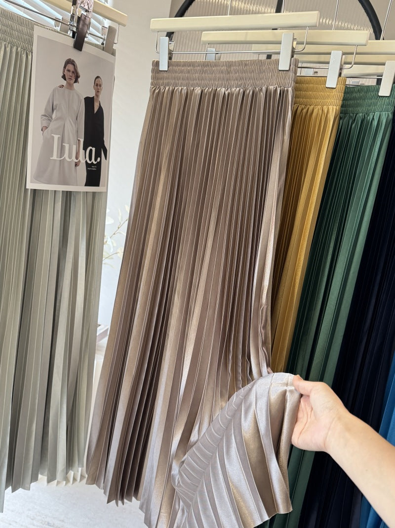 Women's Pleated Draping Effect Metallic Large Hem Skirt