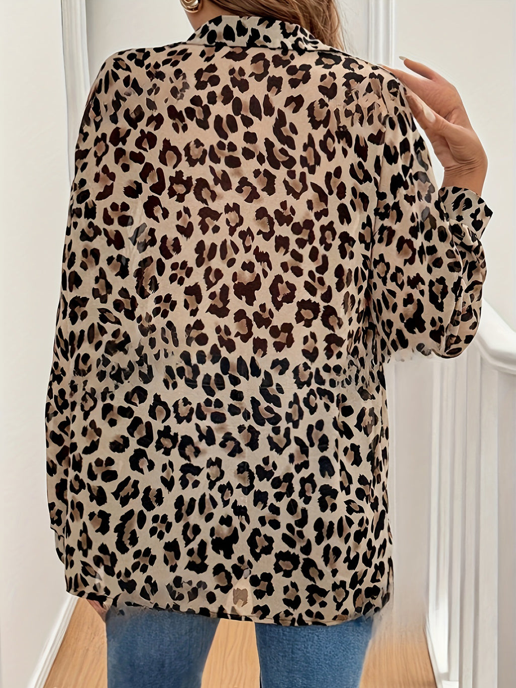 Elegant Leopard Print Long Sleeve Loose-fitting Blouse