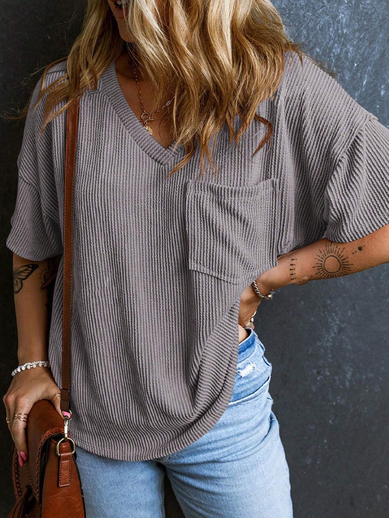 Women's Fashionable Two-color Twisted Pocket Short-sleeved For Tops