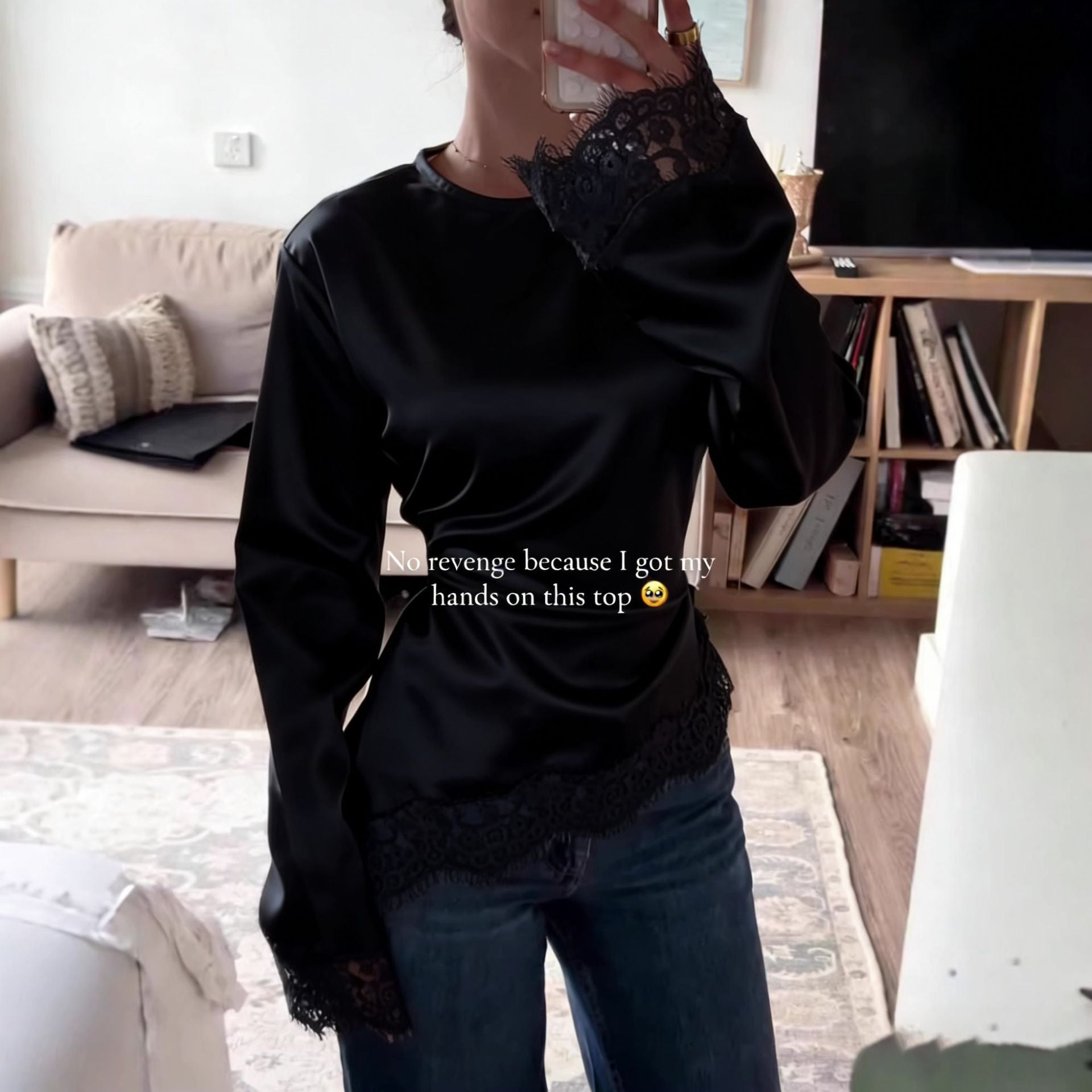 Women's Color Long Sleeve Irregular Hem Lace Women's T-shirt