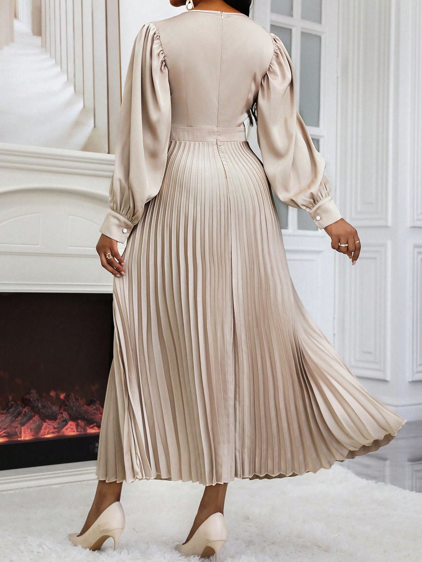Beautiful Stylish Popular Women's Long-sleeved Pleated Dress