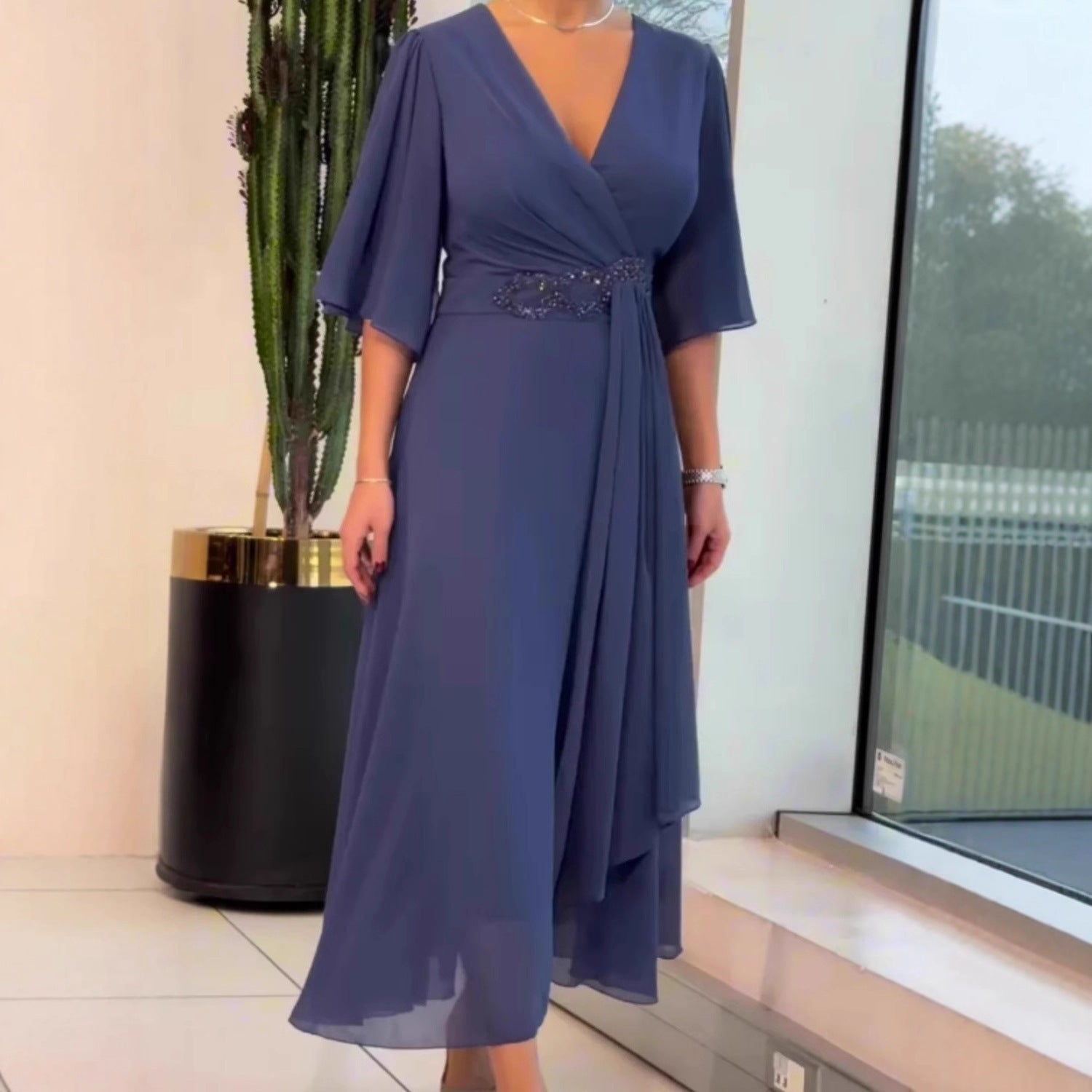 Women's Pleated Fashionable Solid Color Long Gentle Dress