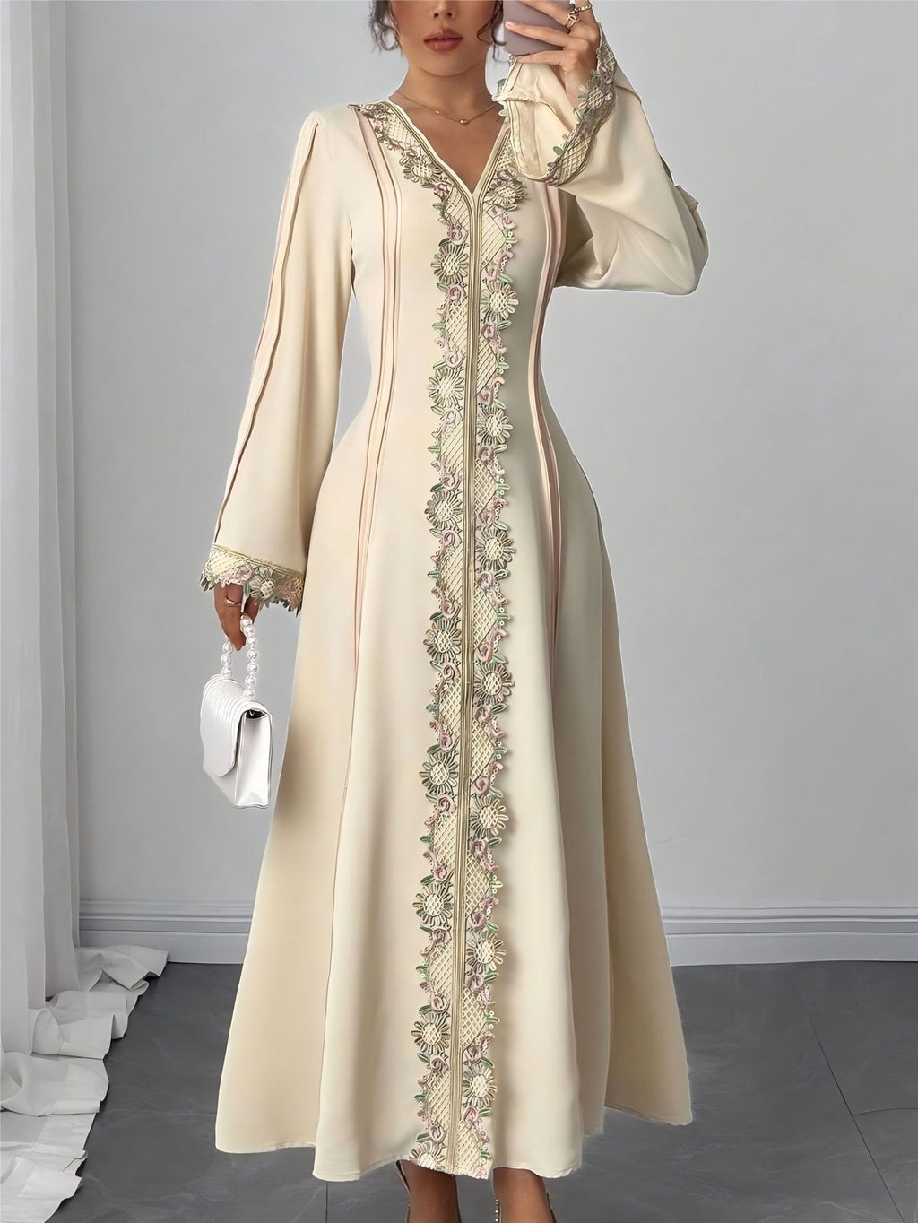 Women's Elegant Lace Robe Loose Fashion Long Dress
