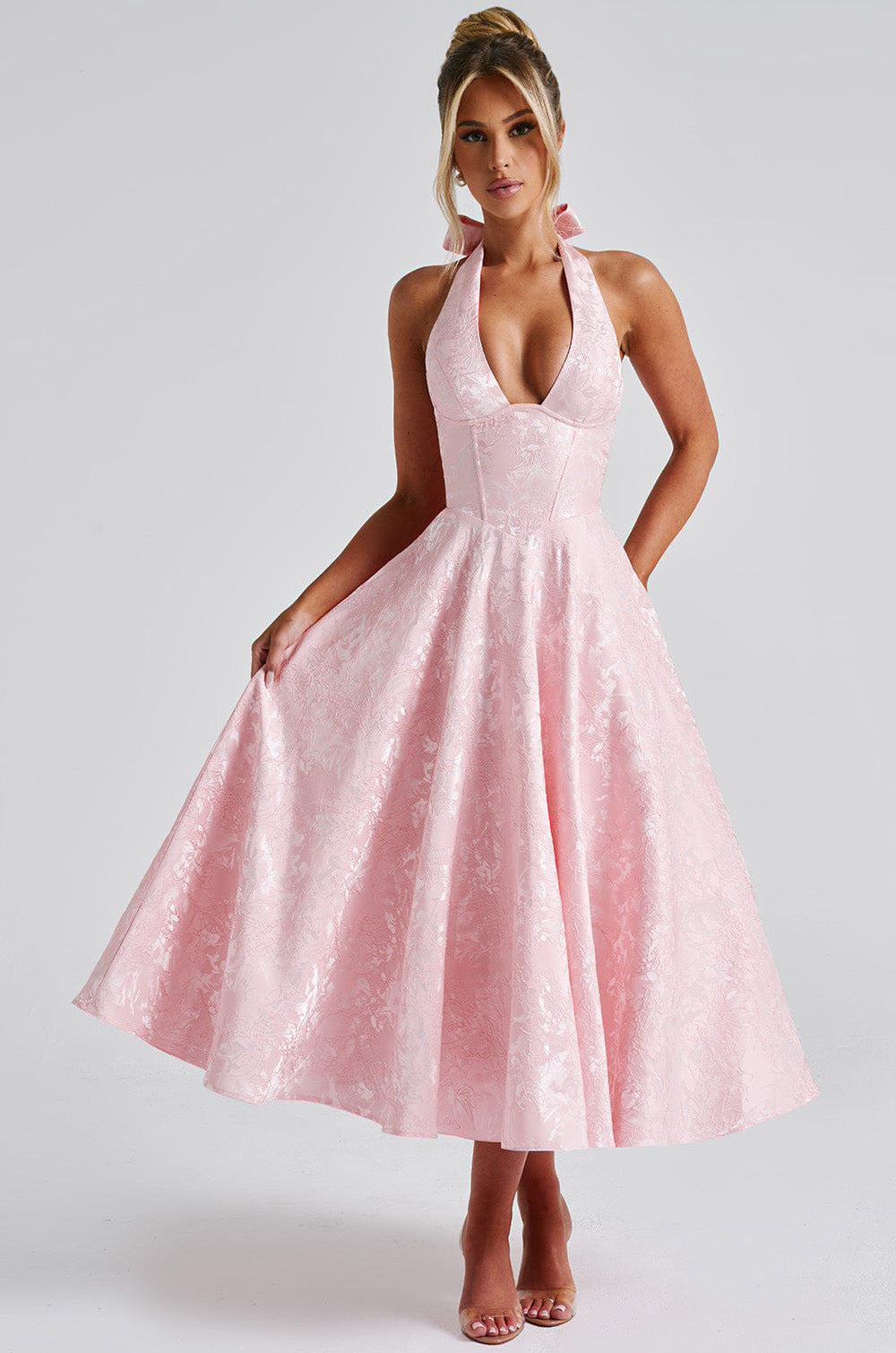 Senior Elegance Sleeveless Backless Waist Trimming Dress