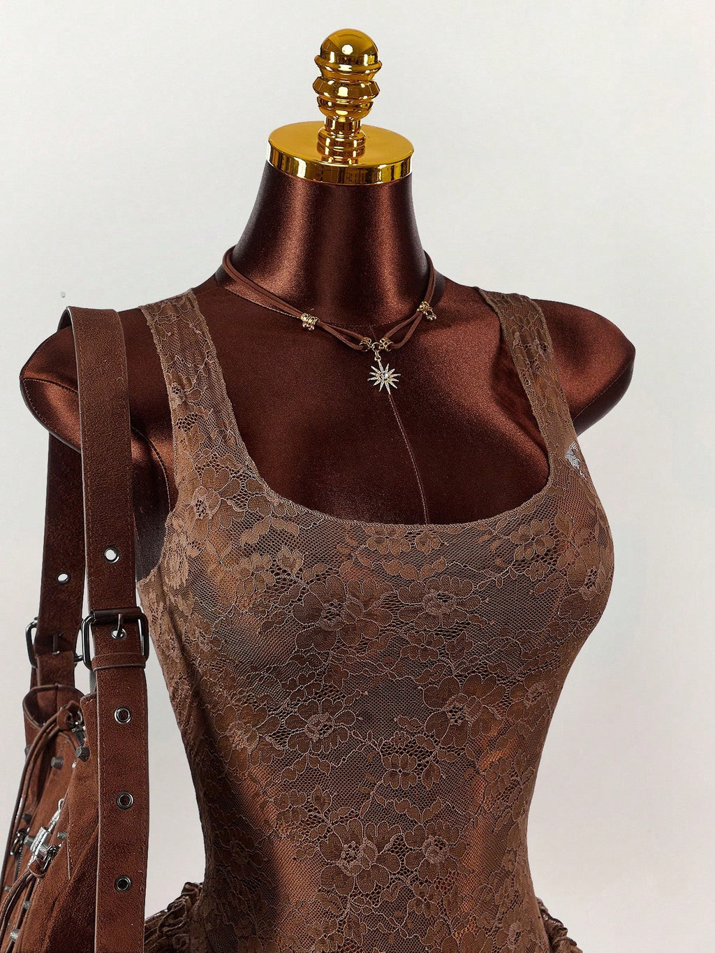 Women's Fashion Solid Color Slim Fit Aurore Lace Stitching Shorts
