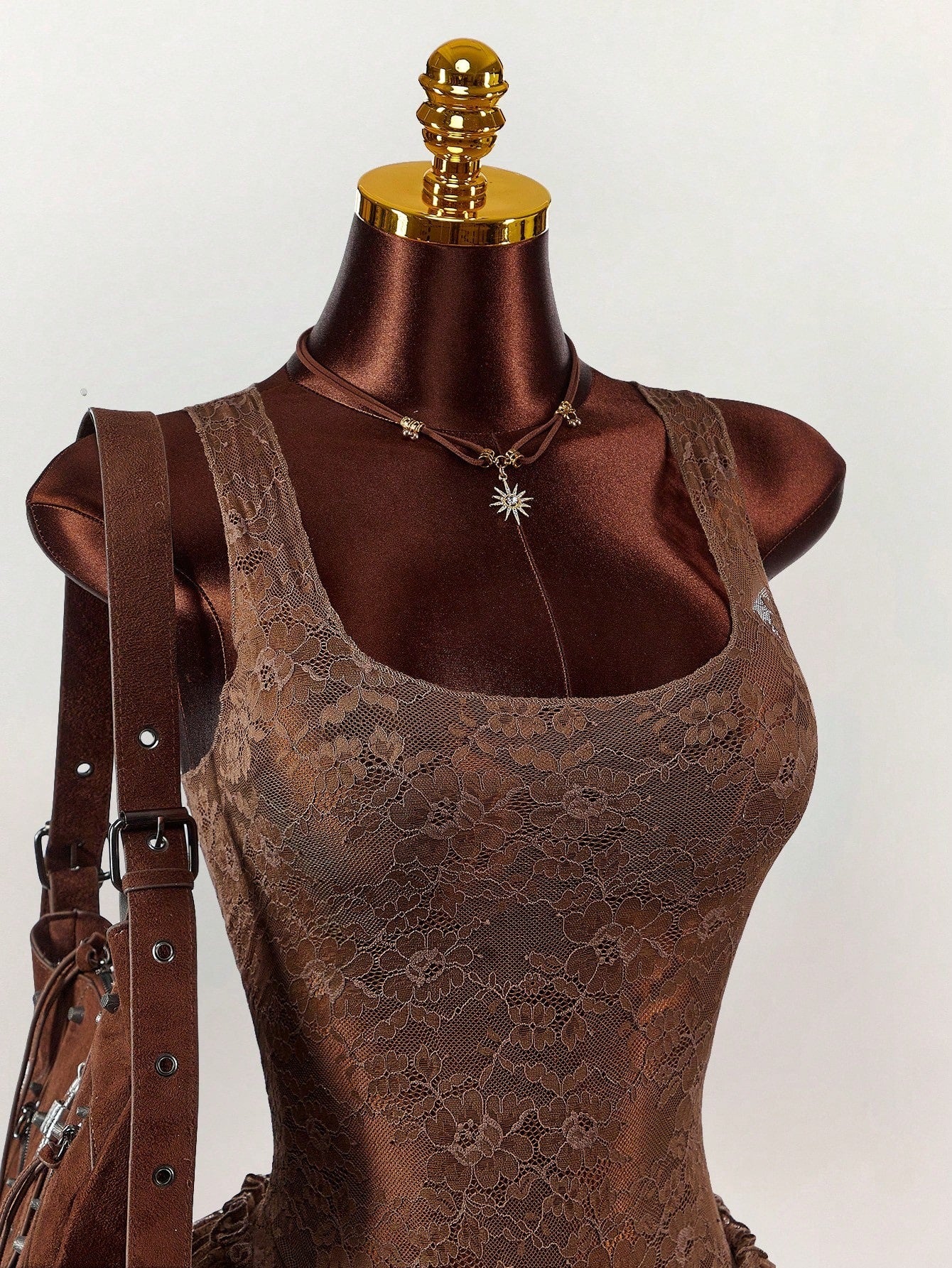 Women's Fashion Solid Color Slim Fit Aurore Lace Stitching Shorts