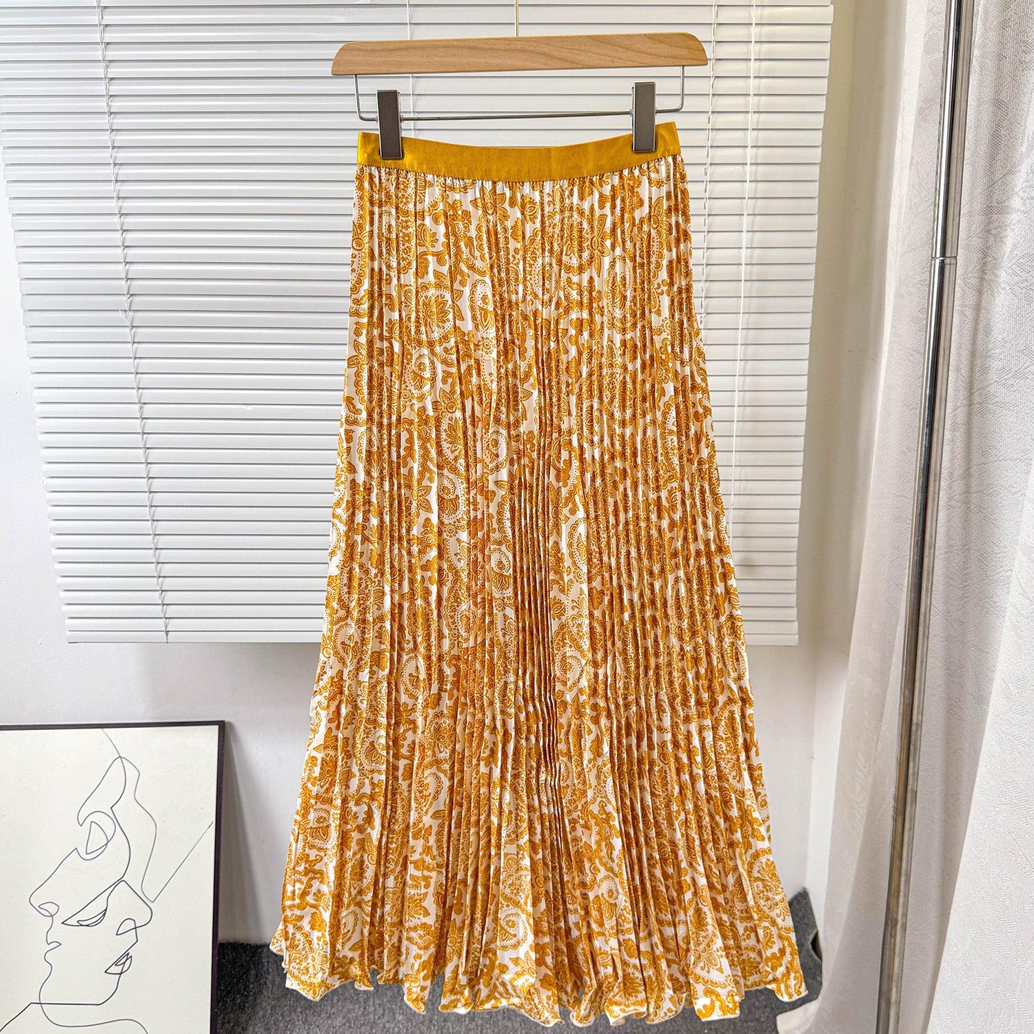 Women's High Waist A- Line Mid-length Pleated Large Skirt