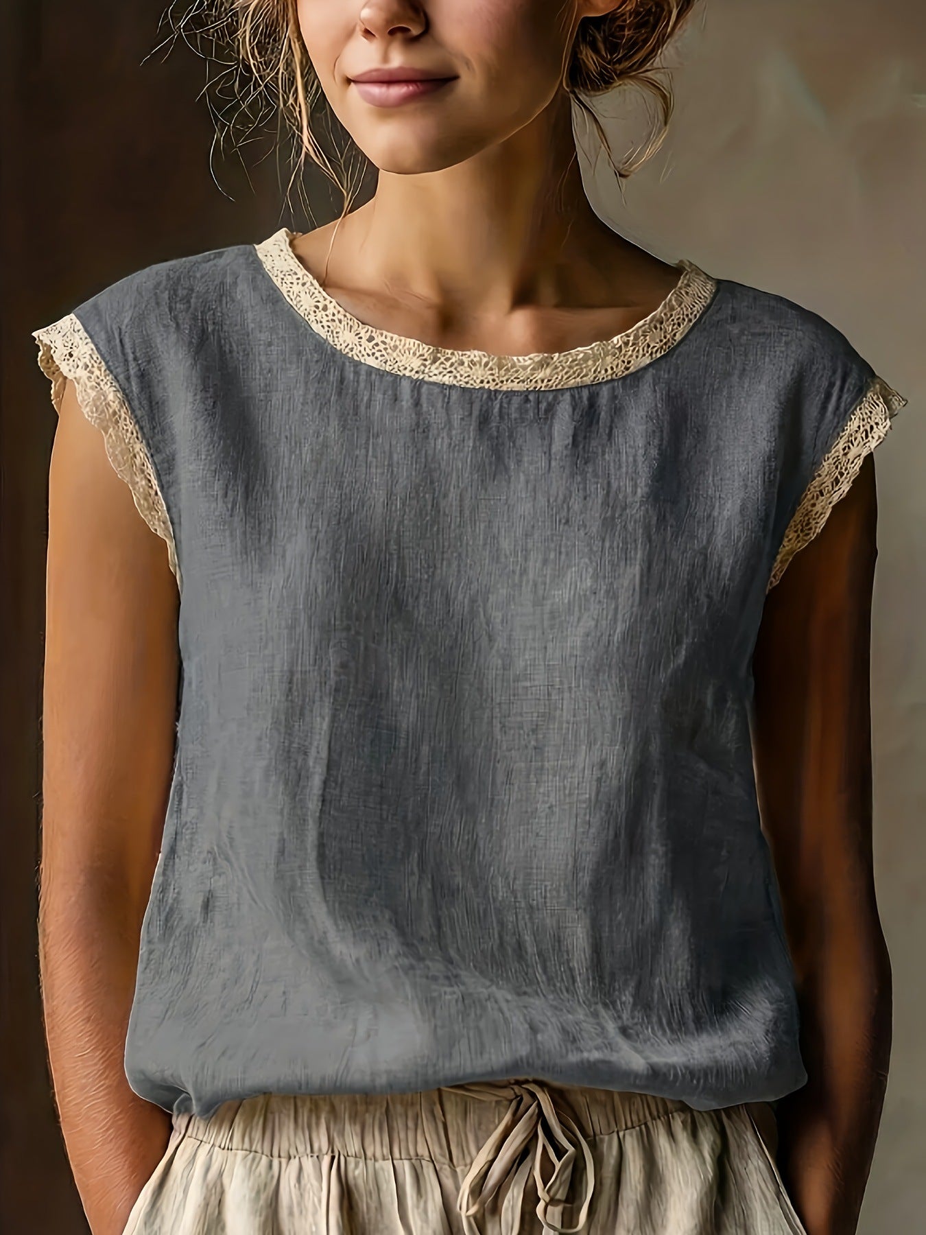 Women's Color Round Neck Lace Stitching Sleeveless Blouse