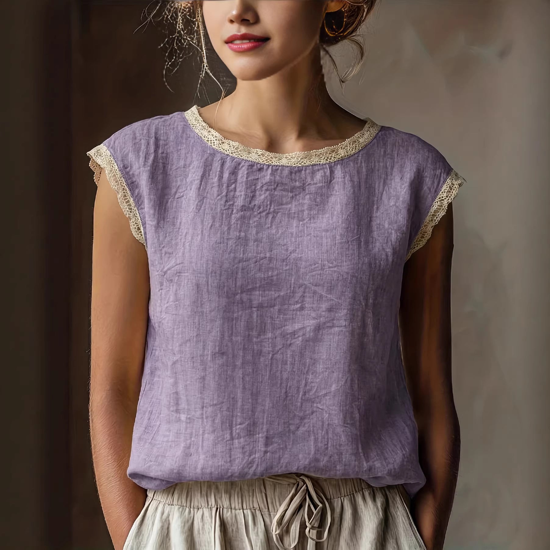 Women's Color Round Neck Lace Stitching Sleeveless Blouse