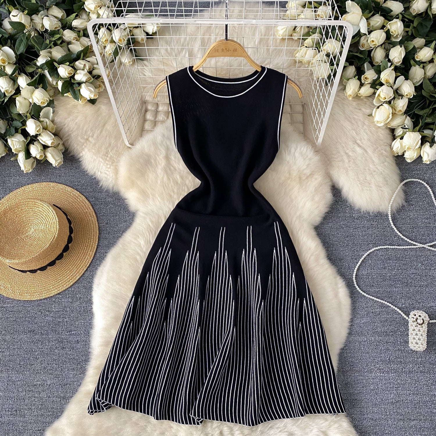 Women's Round Neck Striped Knitted For Summer Tight Waist Design Sense Dress