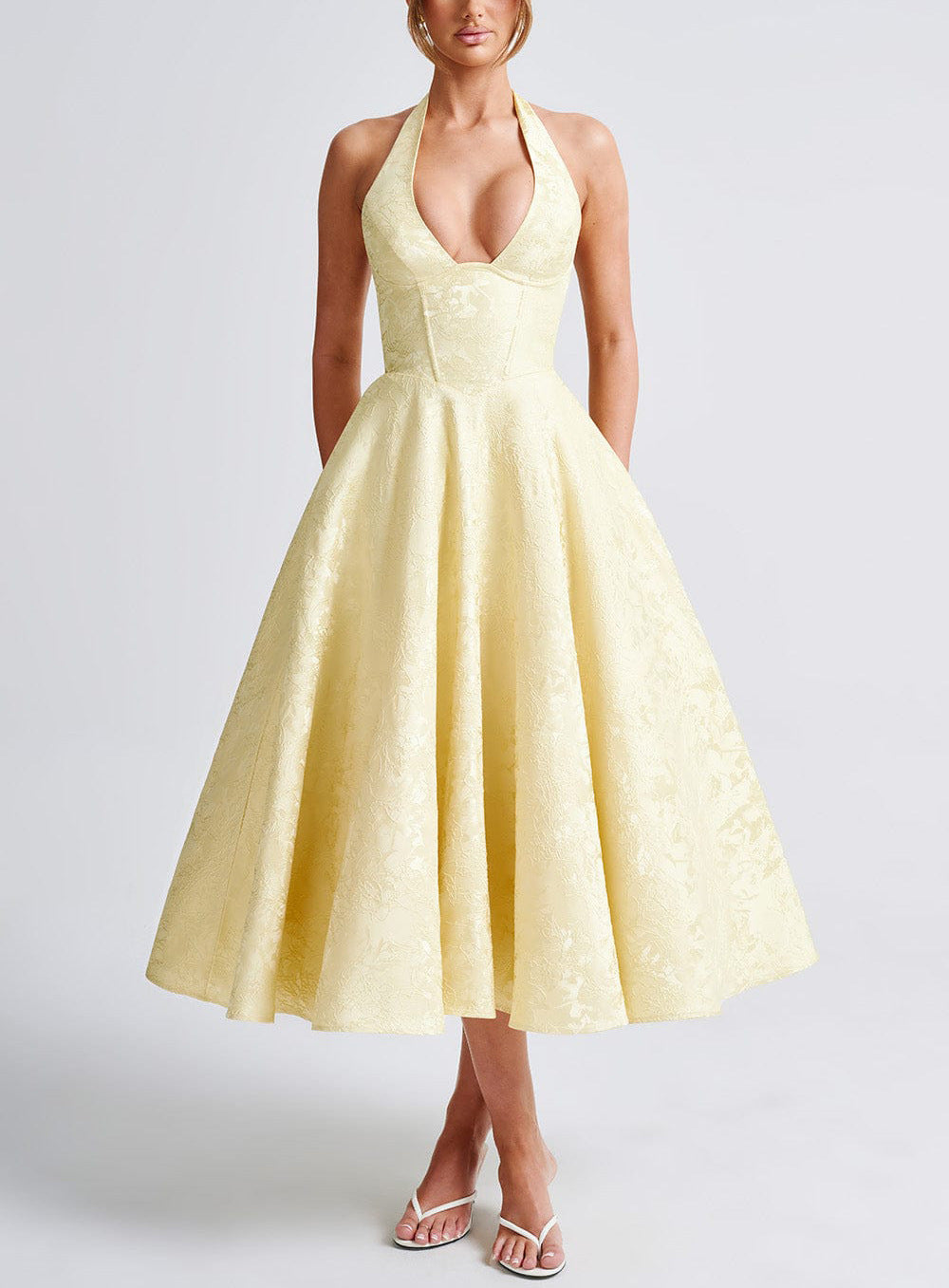 Senior Elegance Sleeveless Backless Waist Trimming Dress