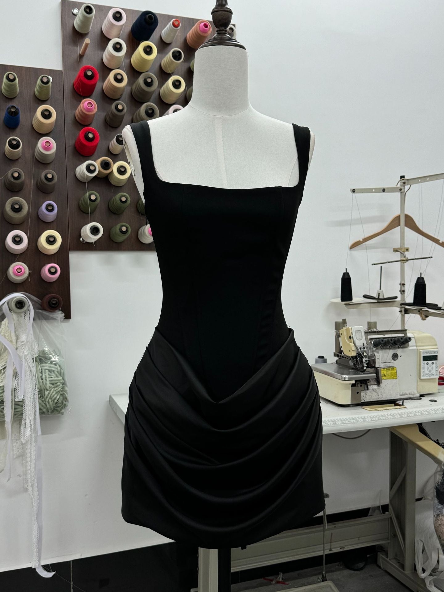 Elegant Sexy Pleated Sleeveless Hip Hot Jumpsuits