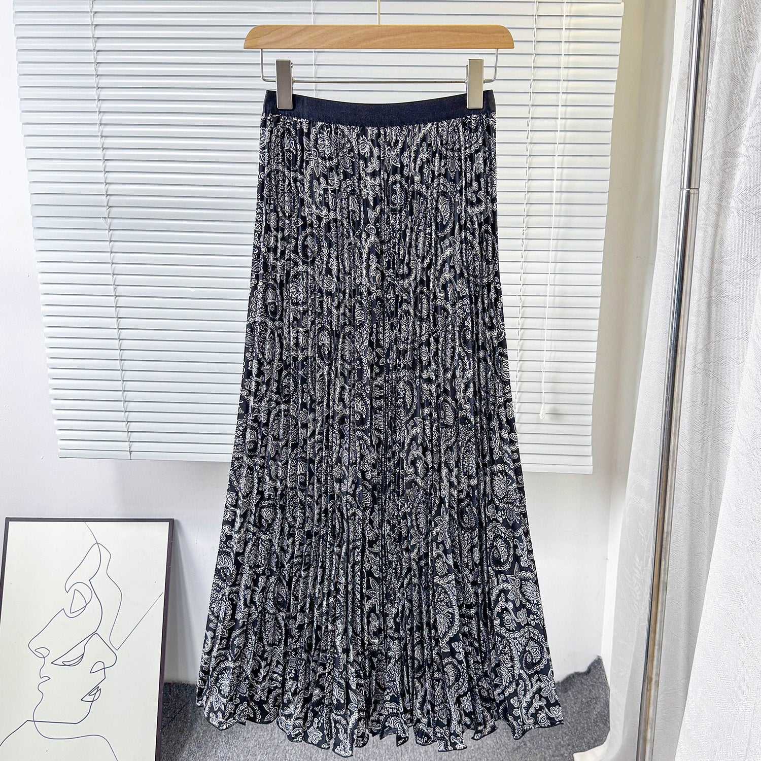 Women's High Waist A- Line Mid-length Pleated Large Skirt