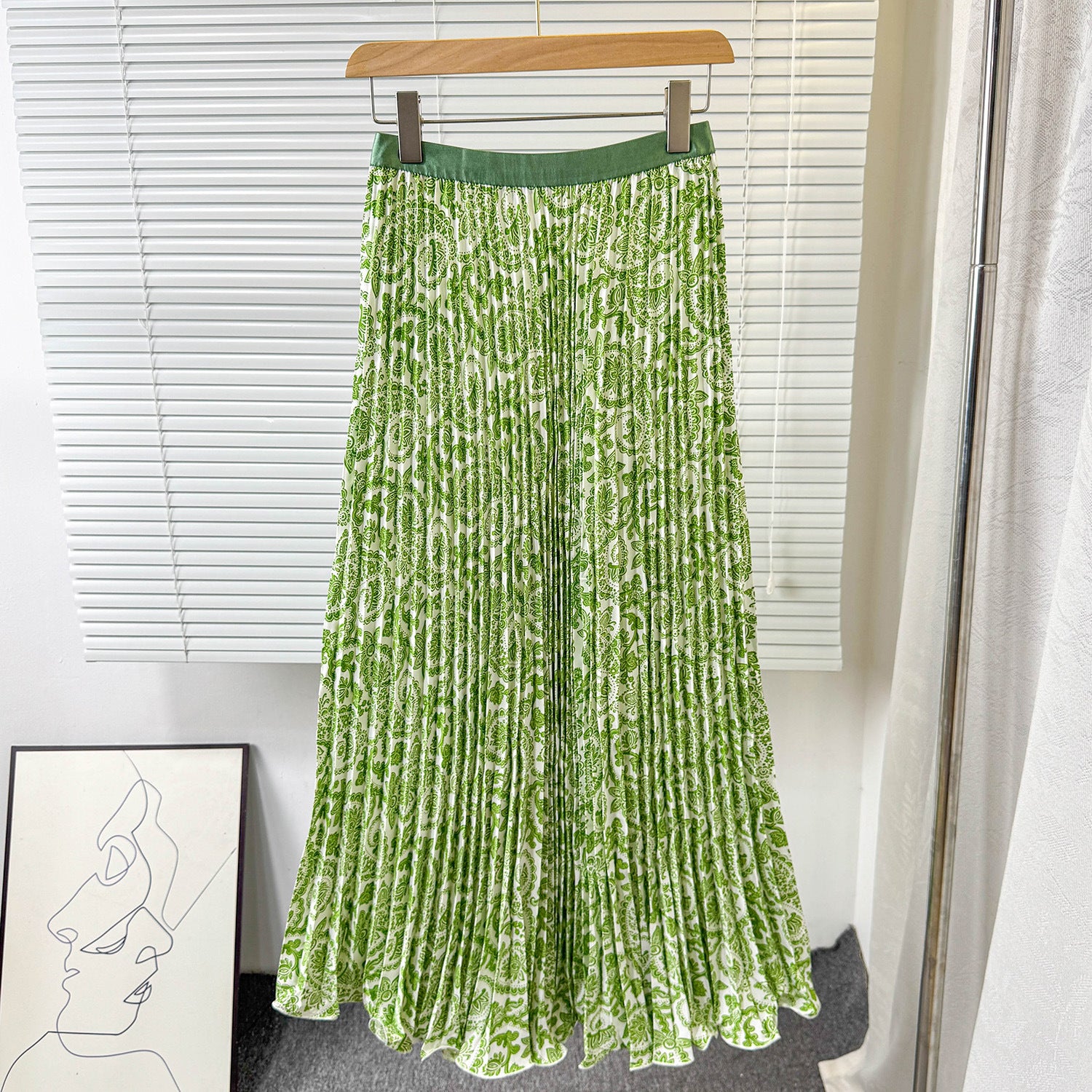 Women's High Waist A- Line Mid-length Pleated Large Skirt