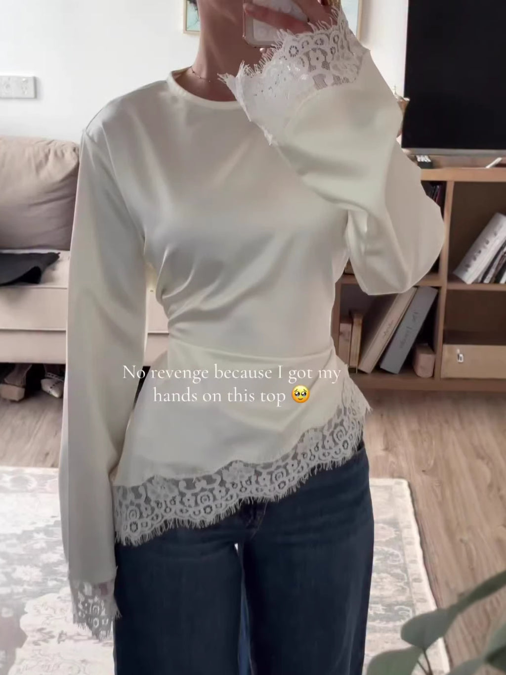 Women's Color Long Sleeve Irregular Hem Lace Women's T-shirt
