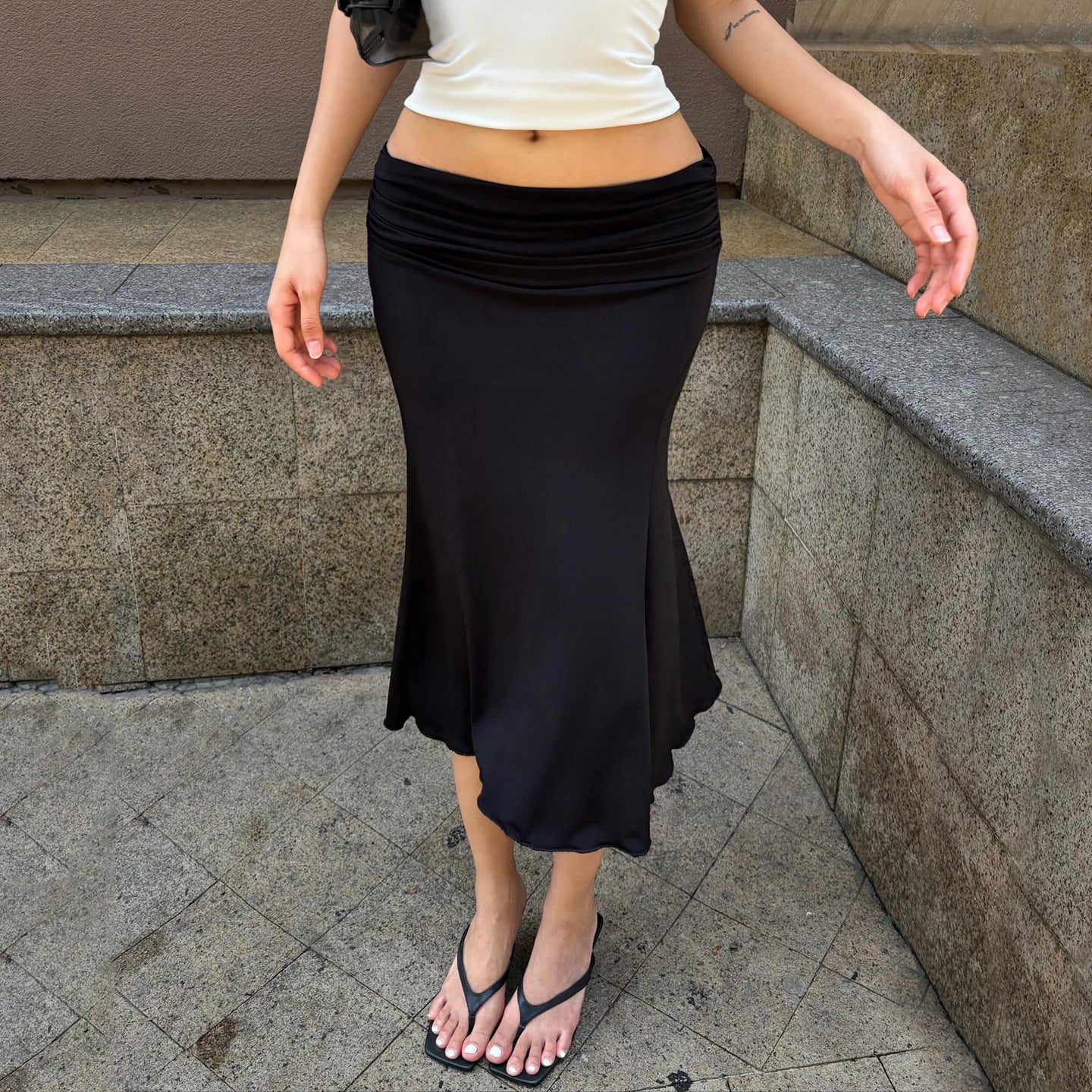 Women's Slim Basic Solid Color Pleated Slimming Low Waist Fishtail Skirts