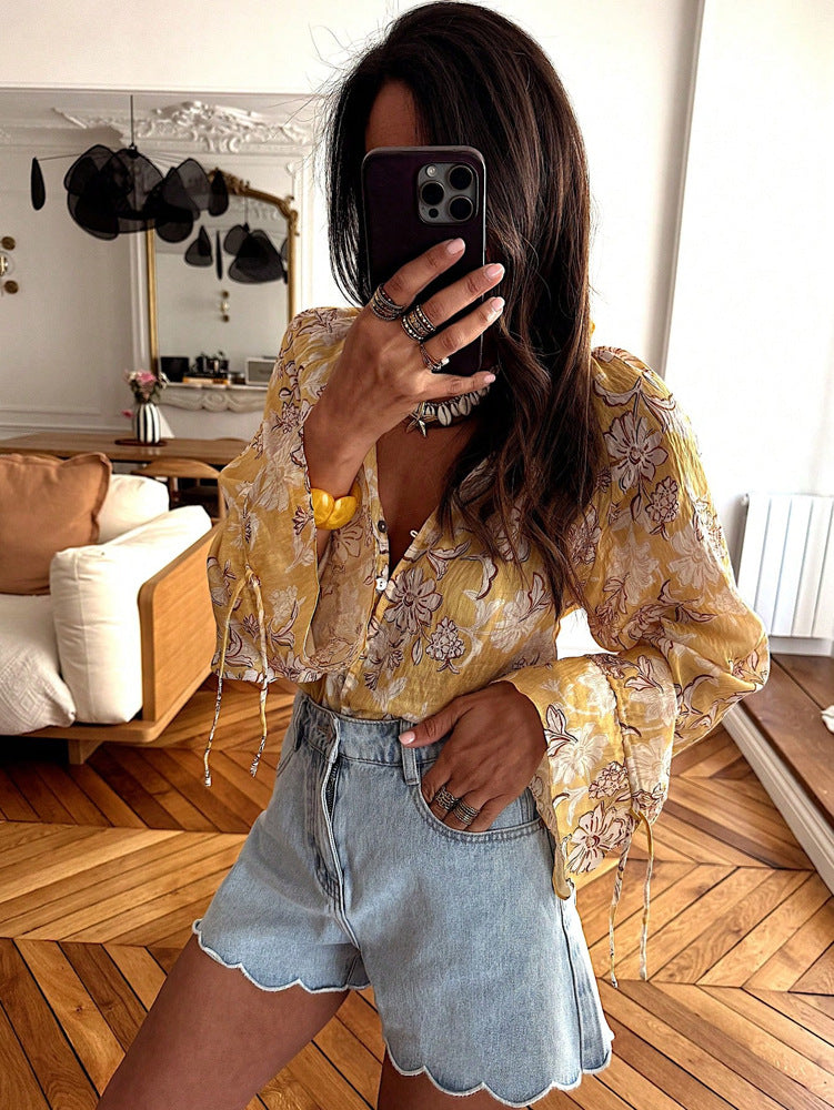 Women's Autumn French Style Vacation Flared Sleeves Blouse