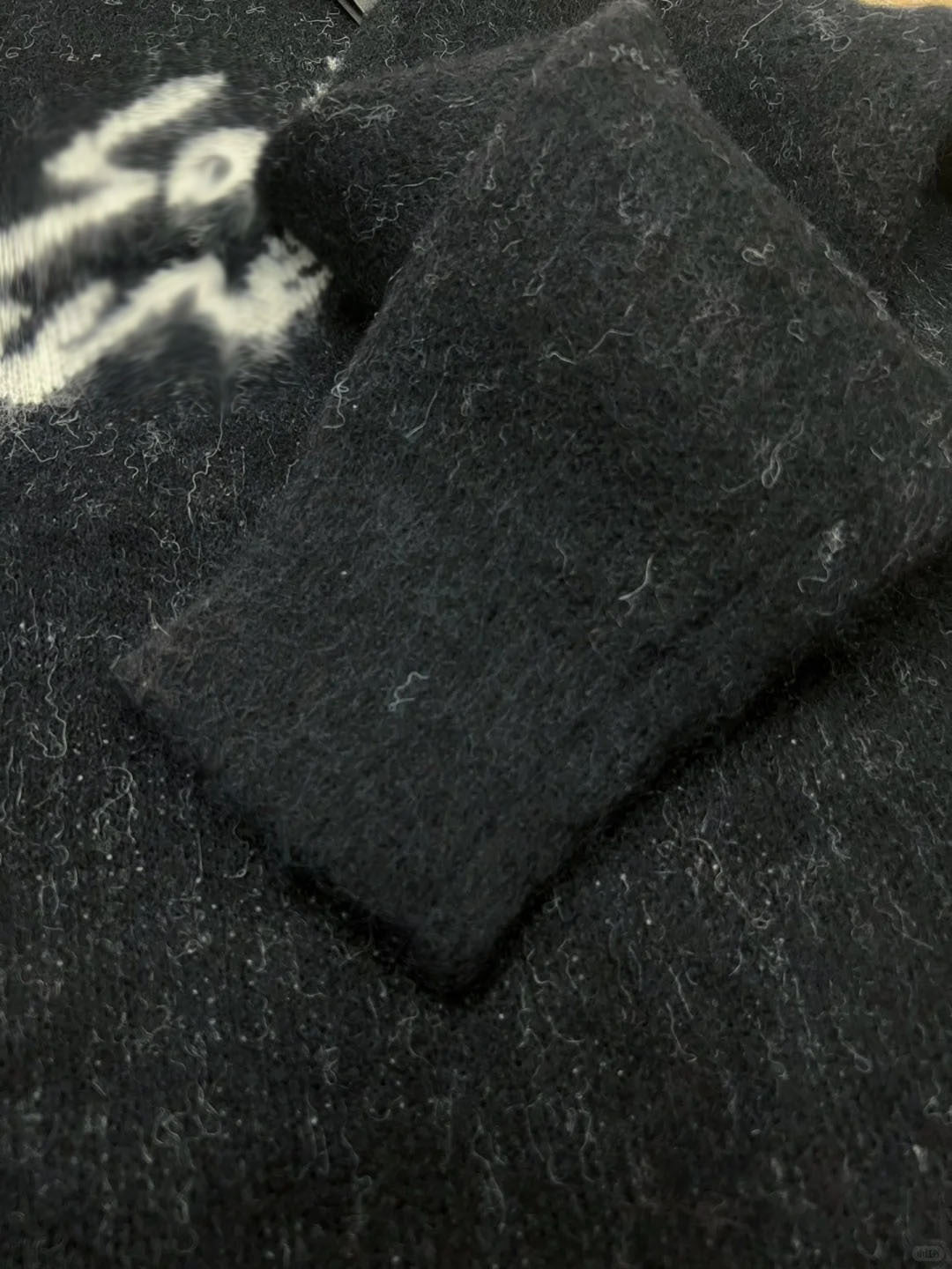 Women's & Men's Round Neck Soft Material Correct Version Women's Sweater